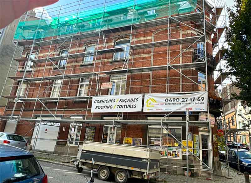 Ravalement façade et bardage - TECHNIC ROOF : Nettoyage façade et traitement anti-mousse. Ravalement peinture et imperméabilisation façade. Intervention en Belgique : Région Flamande, Wallonne, Bruxelles