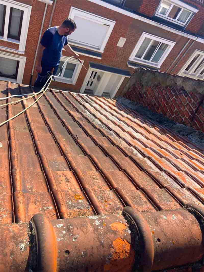 Peinture hydrofuge toiture - TECHNIC ROOF : nettoyage démoussage toiture et protection anti-mousse. Revêtement peinture résine hydrofuge coloré en Belgique : Région Flamande, Wallonne, Bruxelles
